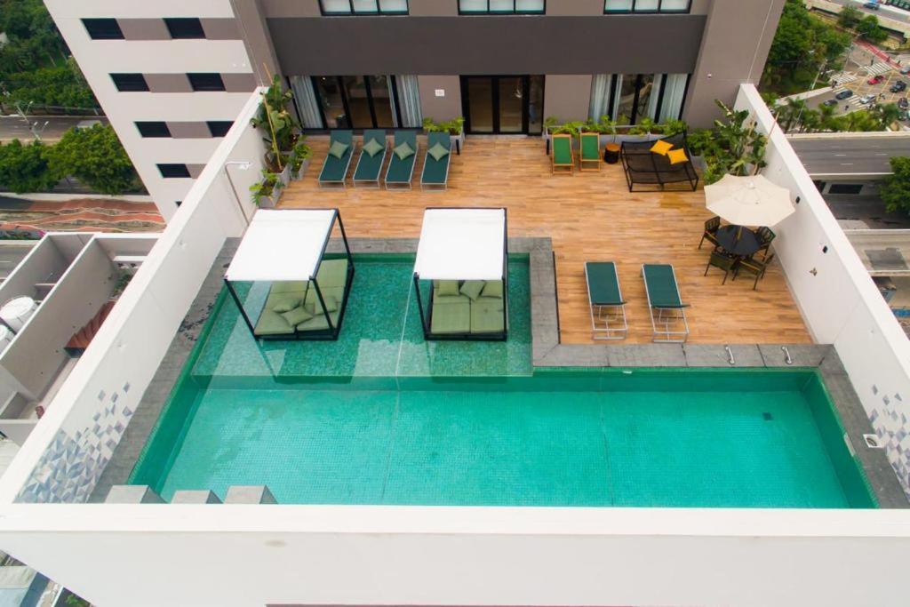 Apartment Luxury Flat In Olimpia With Rooftop Pool, Gym, Cinema & More!